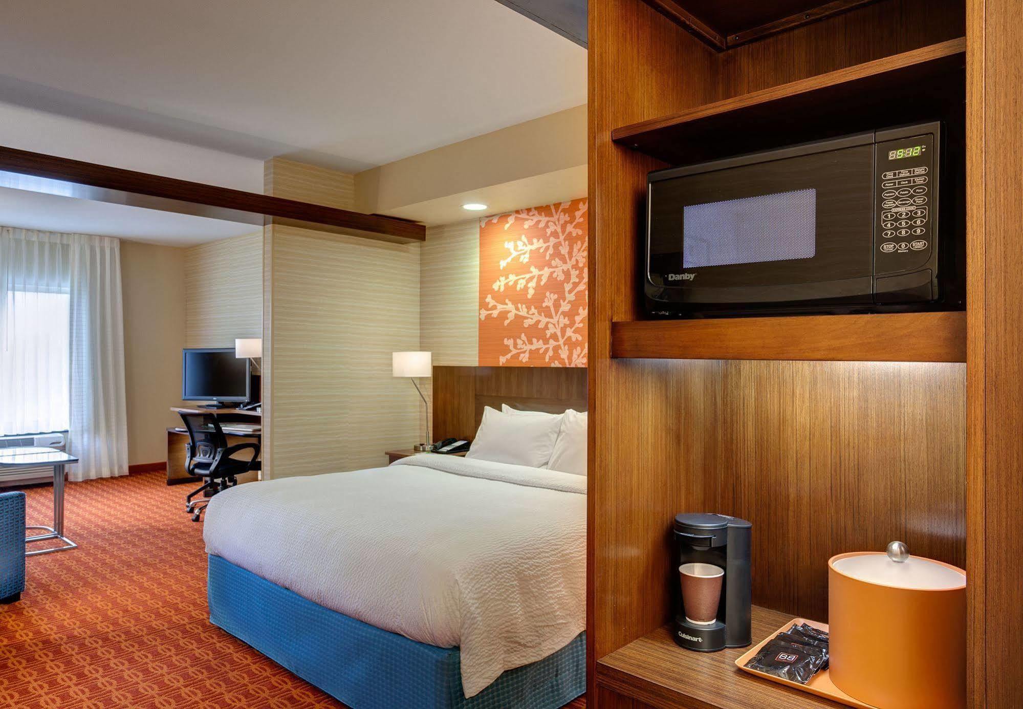 Fairfield Inn & Suites By Marriott Fremont Exterior photo